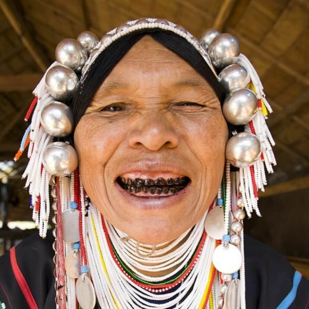15 Weirdest Beauty Standards Around The World